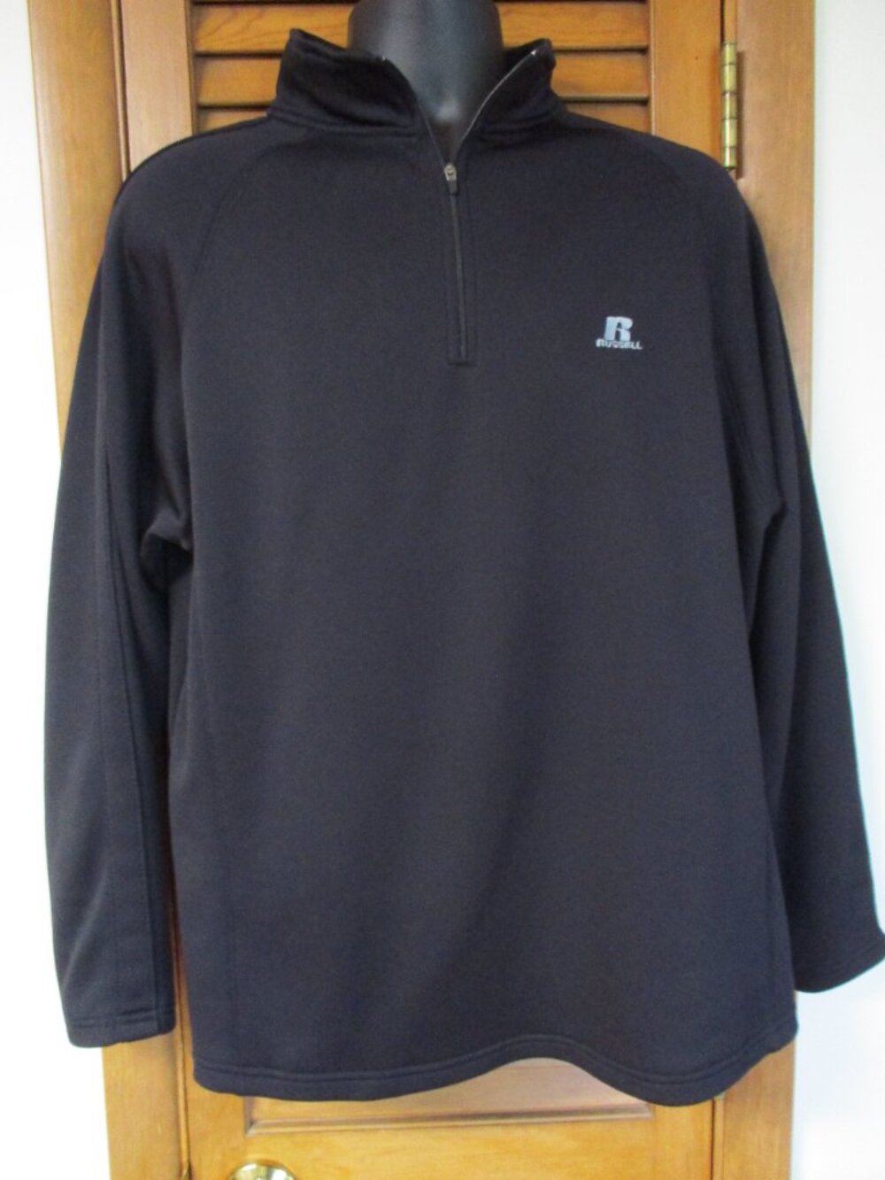 Men's Russel 1/4 zip long sleeve shirt, Large